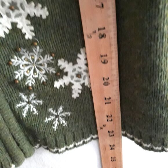 Croft & Barrow Cardigan Sweater Women's PM Sage Green  Snowflake Winter Zipper - Picture 9 of 13